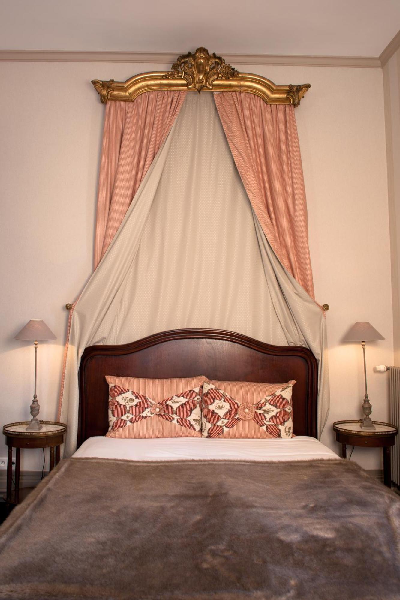 Hotel Villa Reine Hortense Дінар Екстер'єр фото