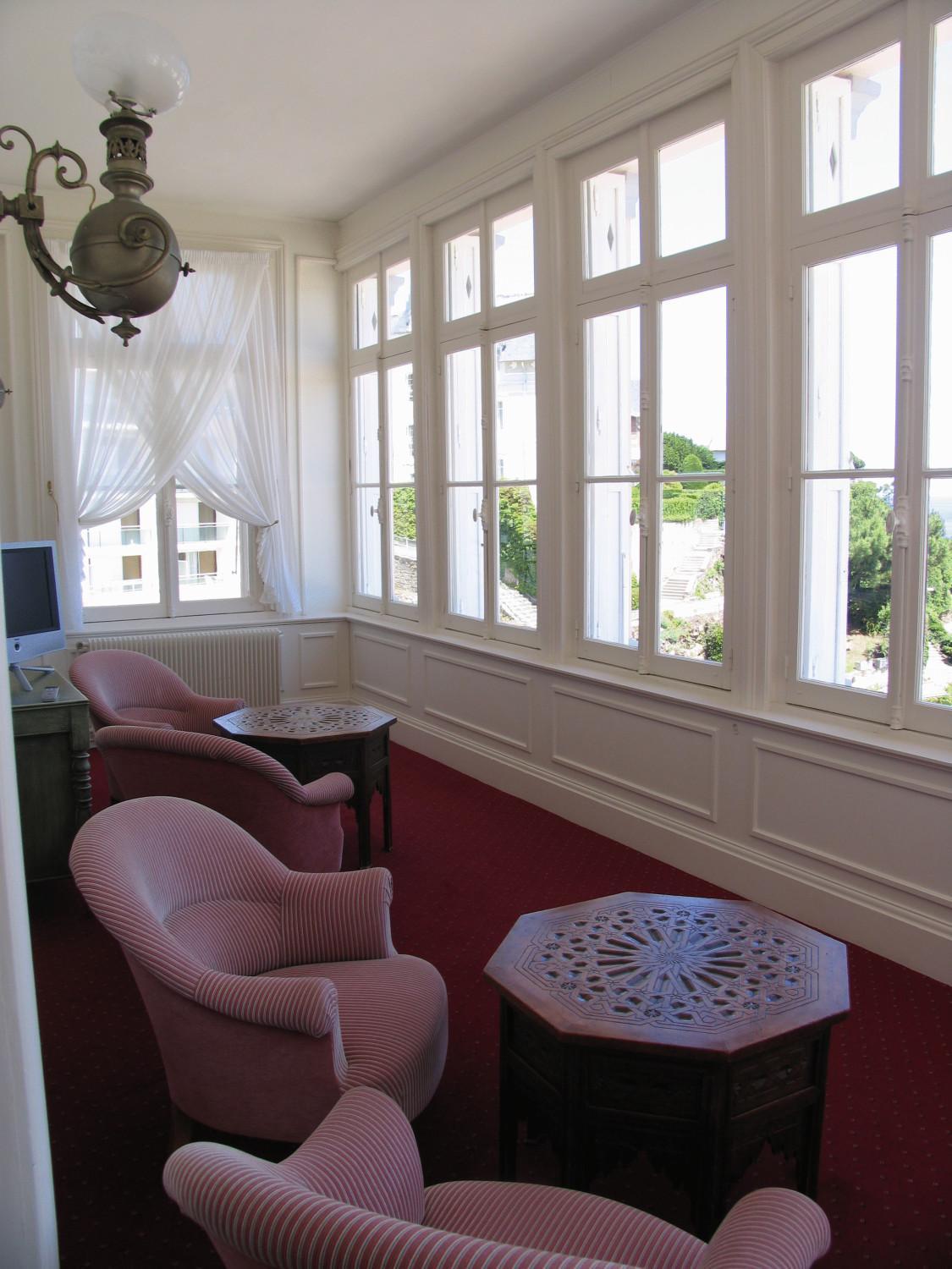 Hotel Villa Reine Hortense Дінар Ресторан фото